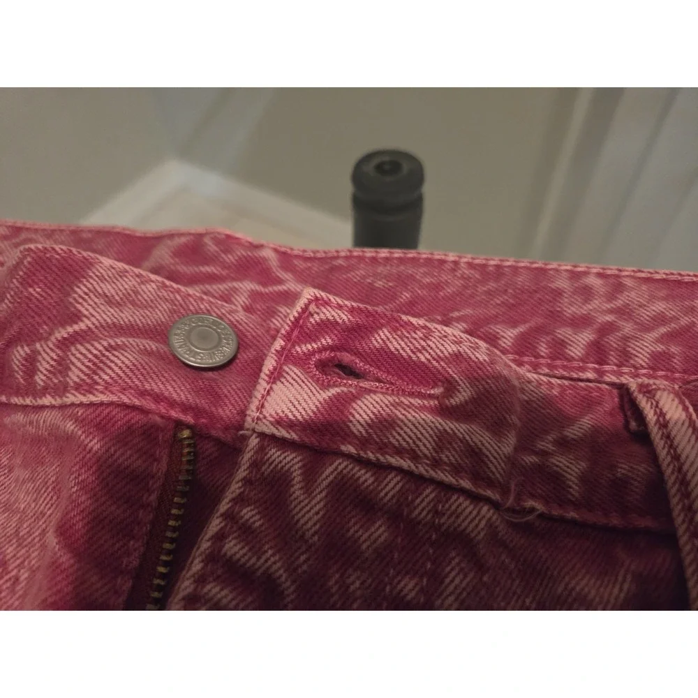 Vintage LEVI Levis Shorts 569 Sz 34 Pink Red White Wash Loose Straight Denim